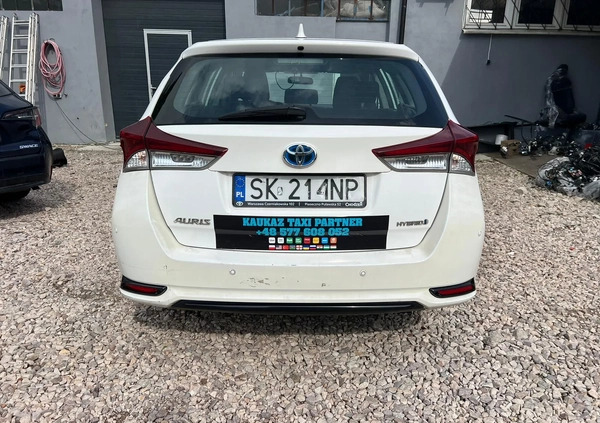 Toyota Auris cena 34000 przebieg: 600000, rok produkcji 2018 z Warszawa małe 92